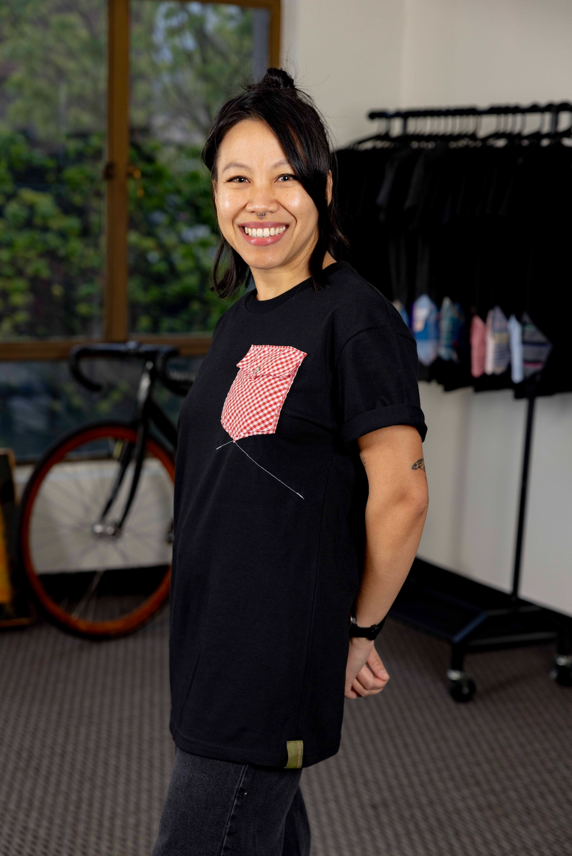 "lone shirt pocket." - ps47L - unisex. - sz M