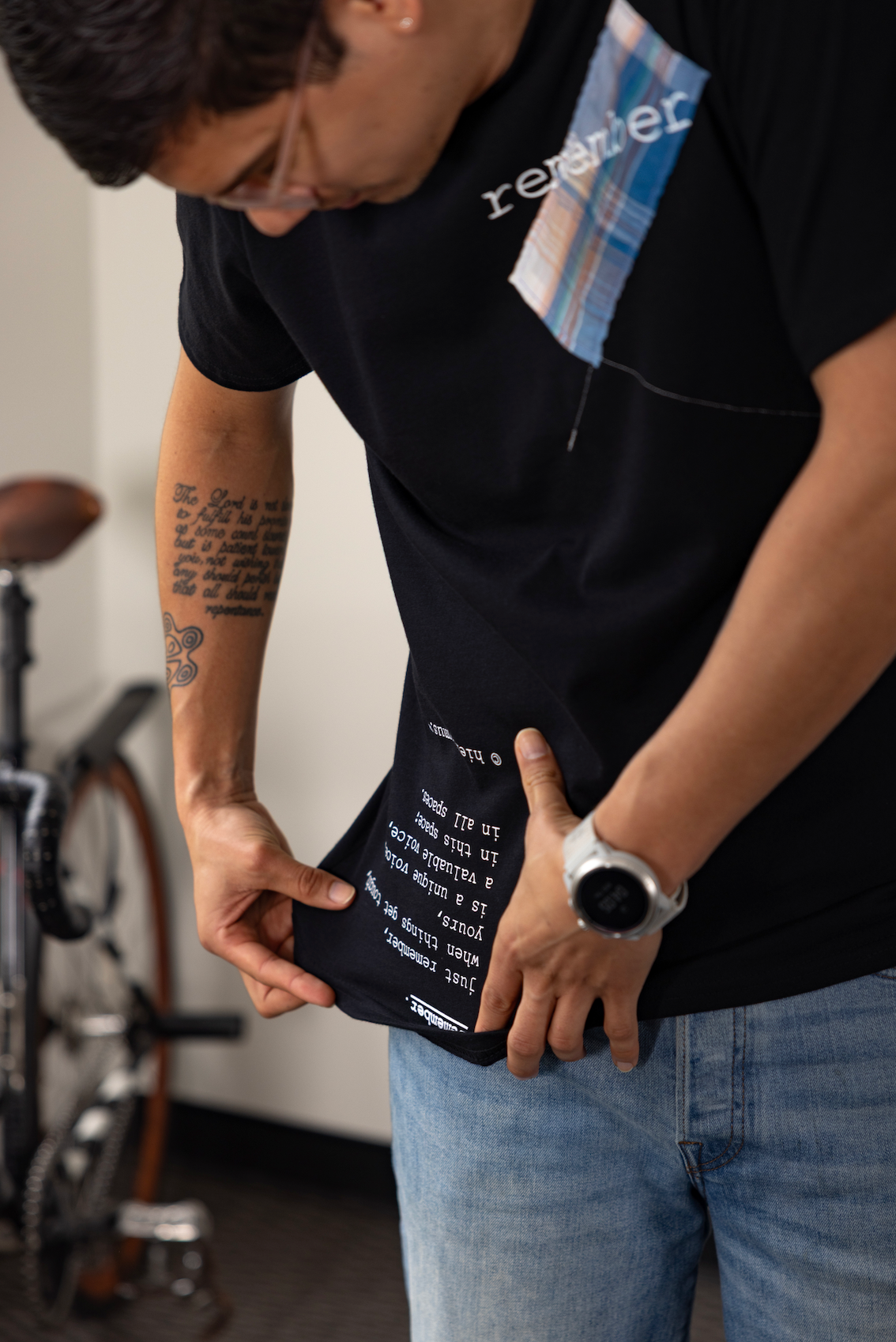 "remember." - ps34 - unisex. - sz M