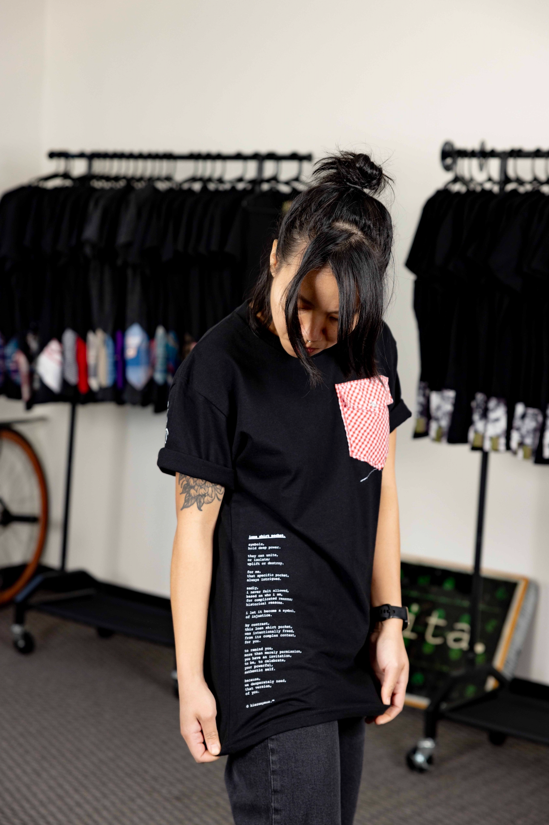 "lone shirt pocket." - ps47L - unisex. - sz M