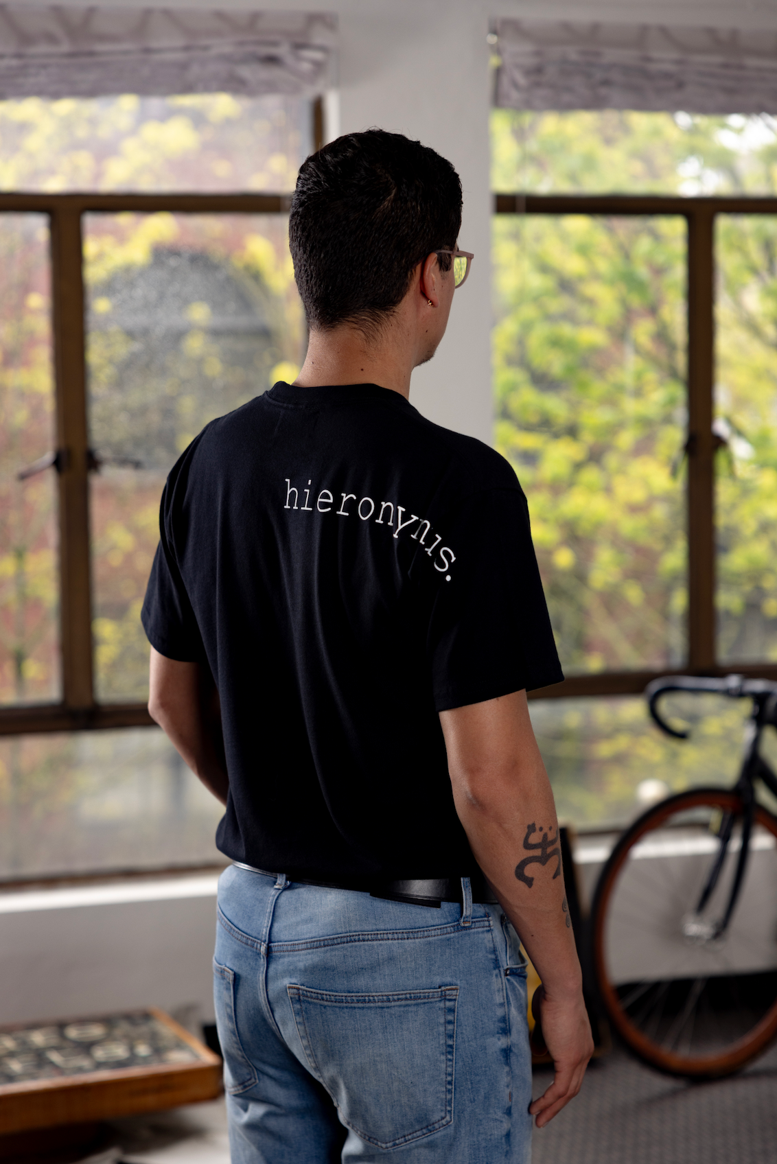 "remember." - ps34 - unisex. - sz M