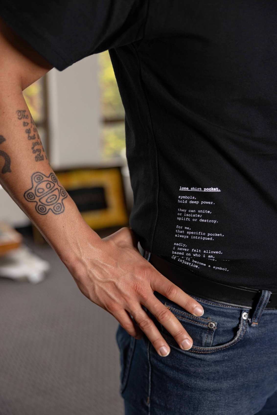 "lone shirt pocket." - ps47L - unisex. - sz M