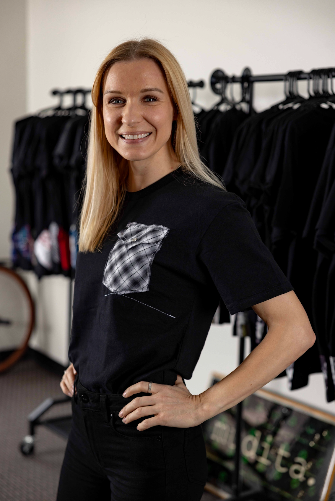 "lone shirt pocket." - ps47L - unisex. - sz M