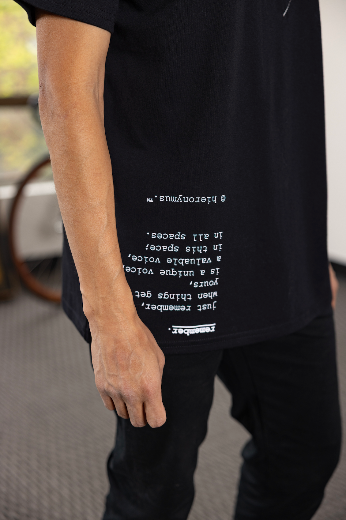 "remember." - ps34 - unisex. - sz M