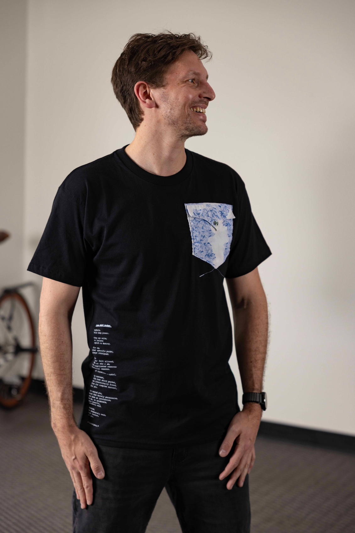 "lone shirt pocket." - ps47L - unisex. - sz M