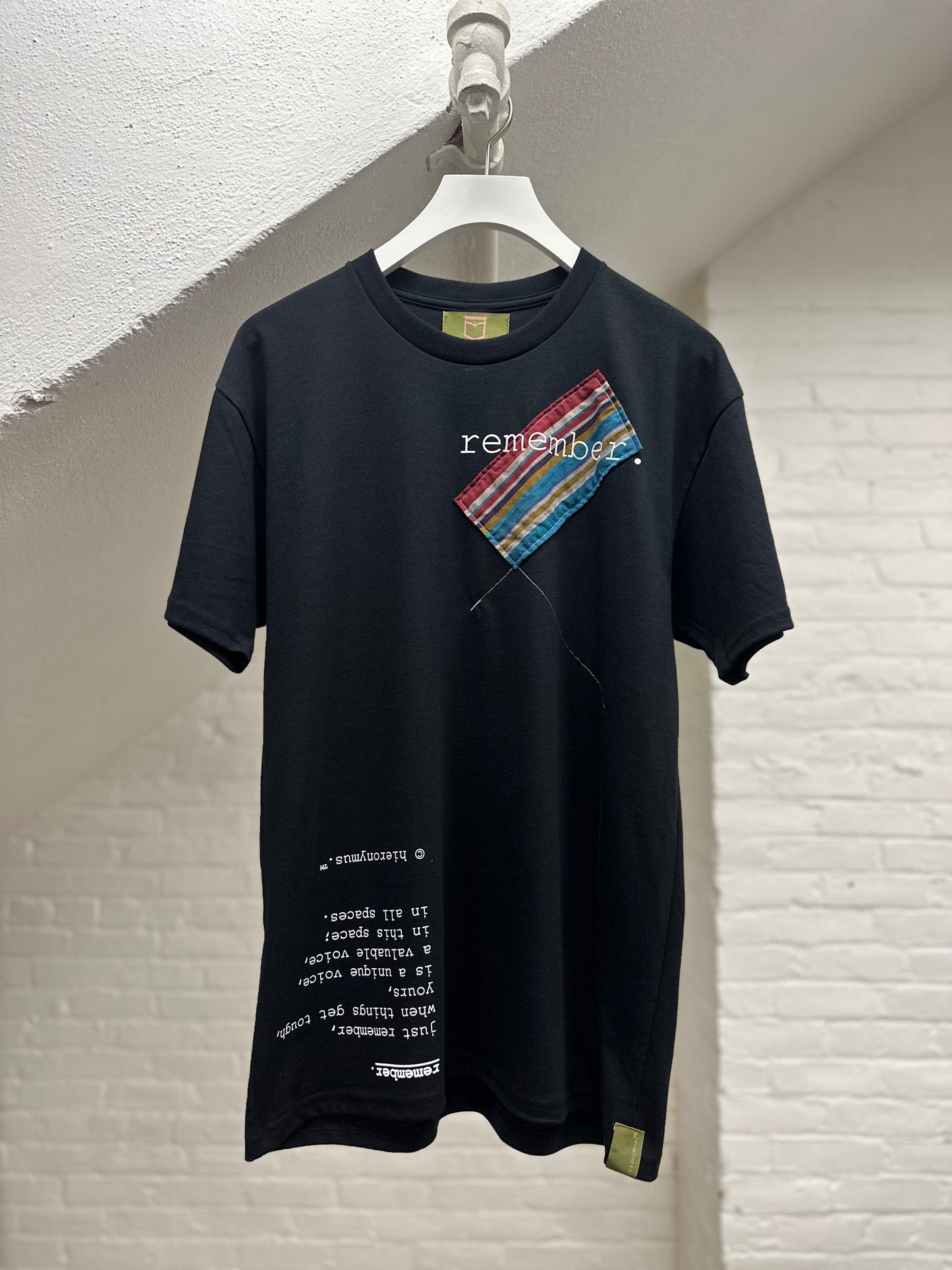"remember." - ps11 - unisex. - sz M