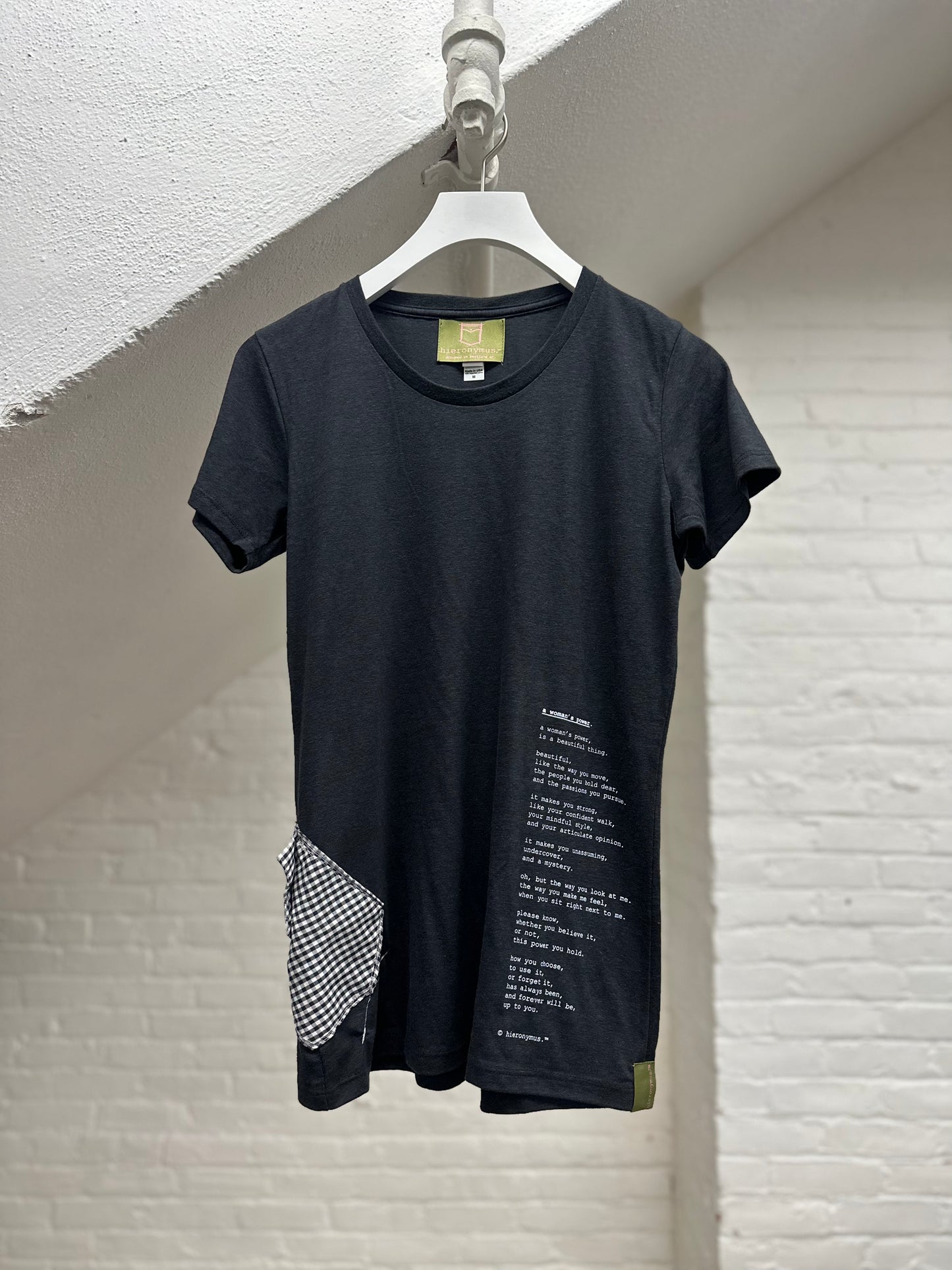 "a woman's power." - ps21R - sz M