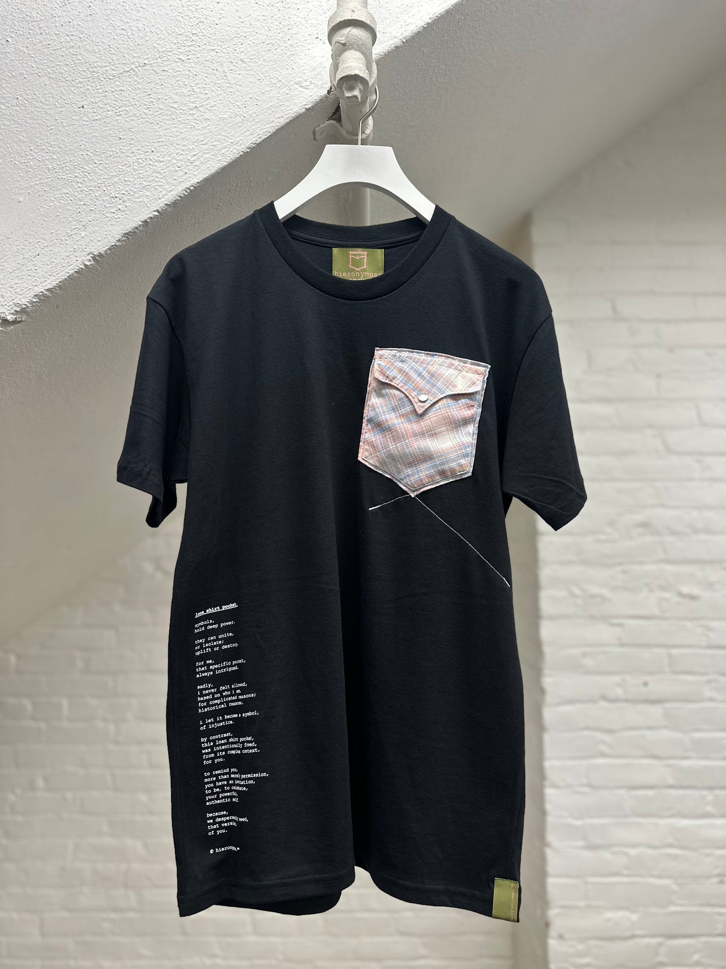 "lone shirt pocket." - ps22L - unisex. - sz M
