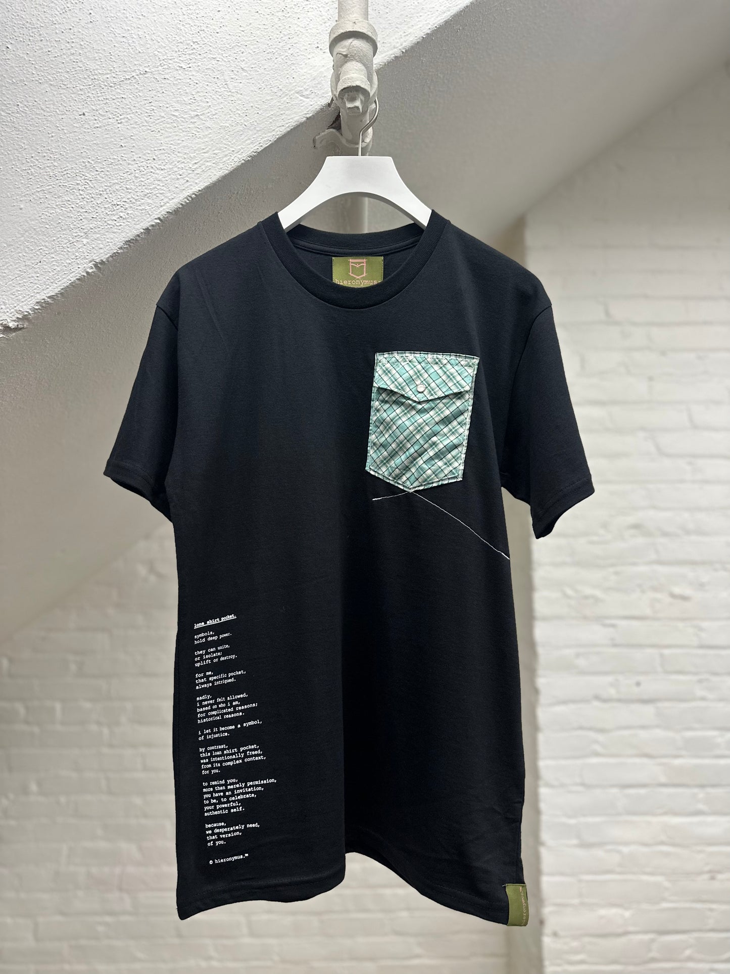 "lone shirt pocket." - ps23L - unisex. - sz M