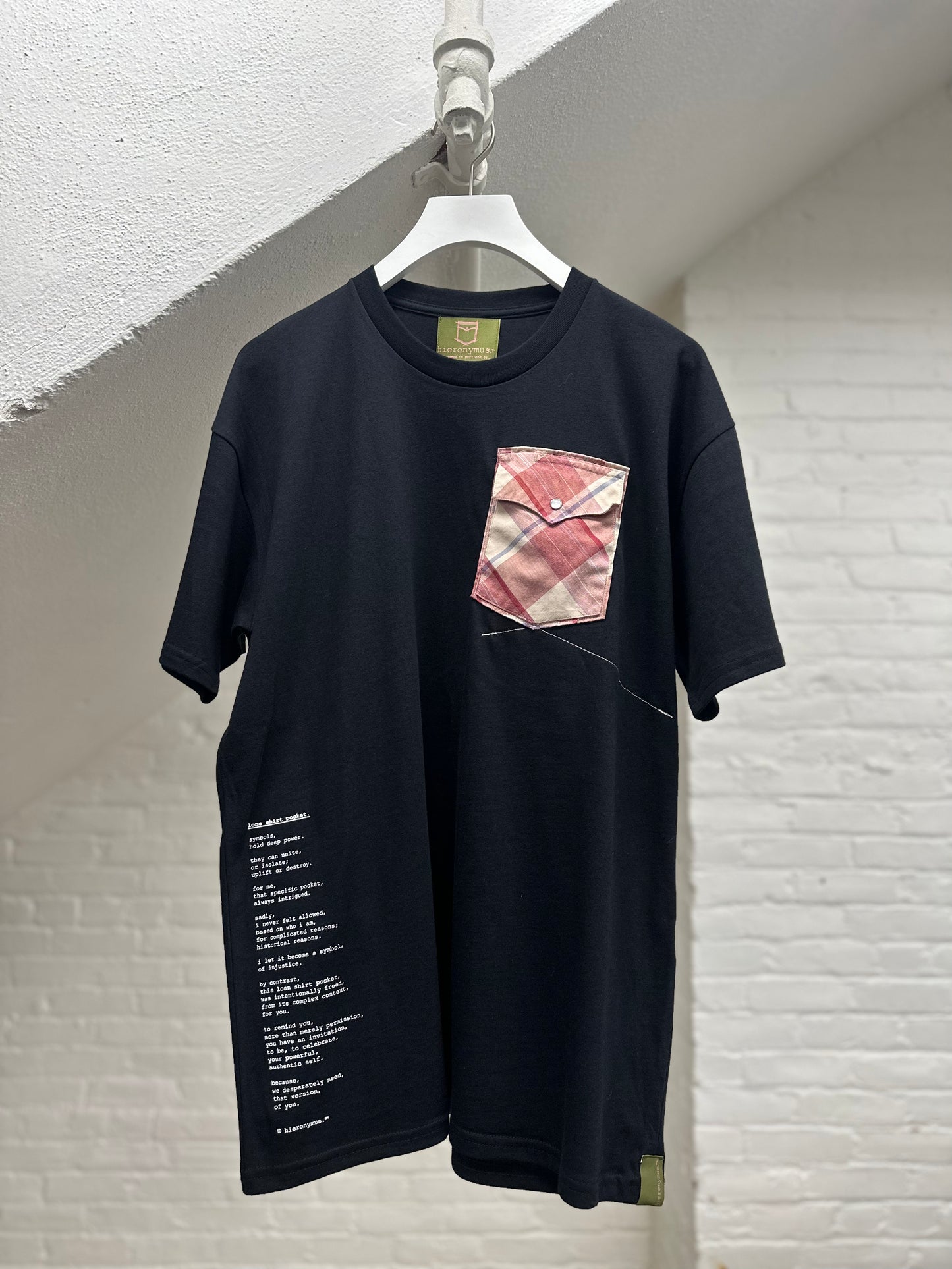 "lone shirt pocket." - ps26L - unisex. - sz L