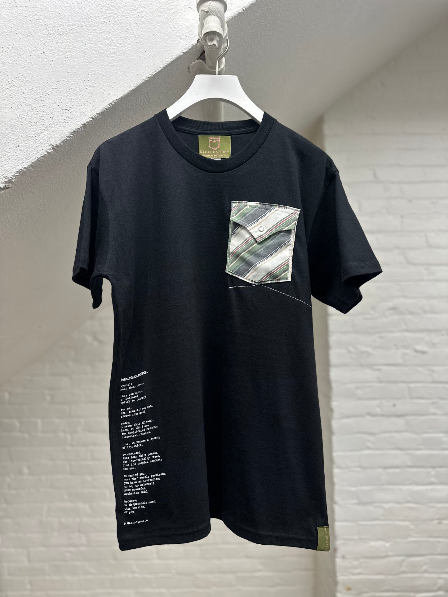 "lone shirt pocket." - ps34L - unisex. - sz M