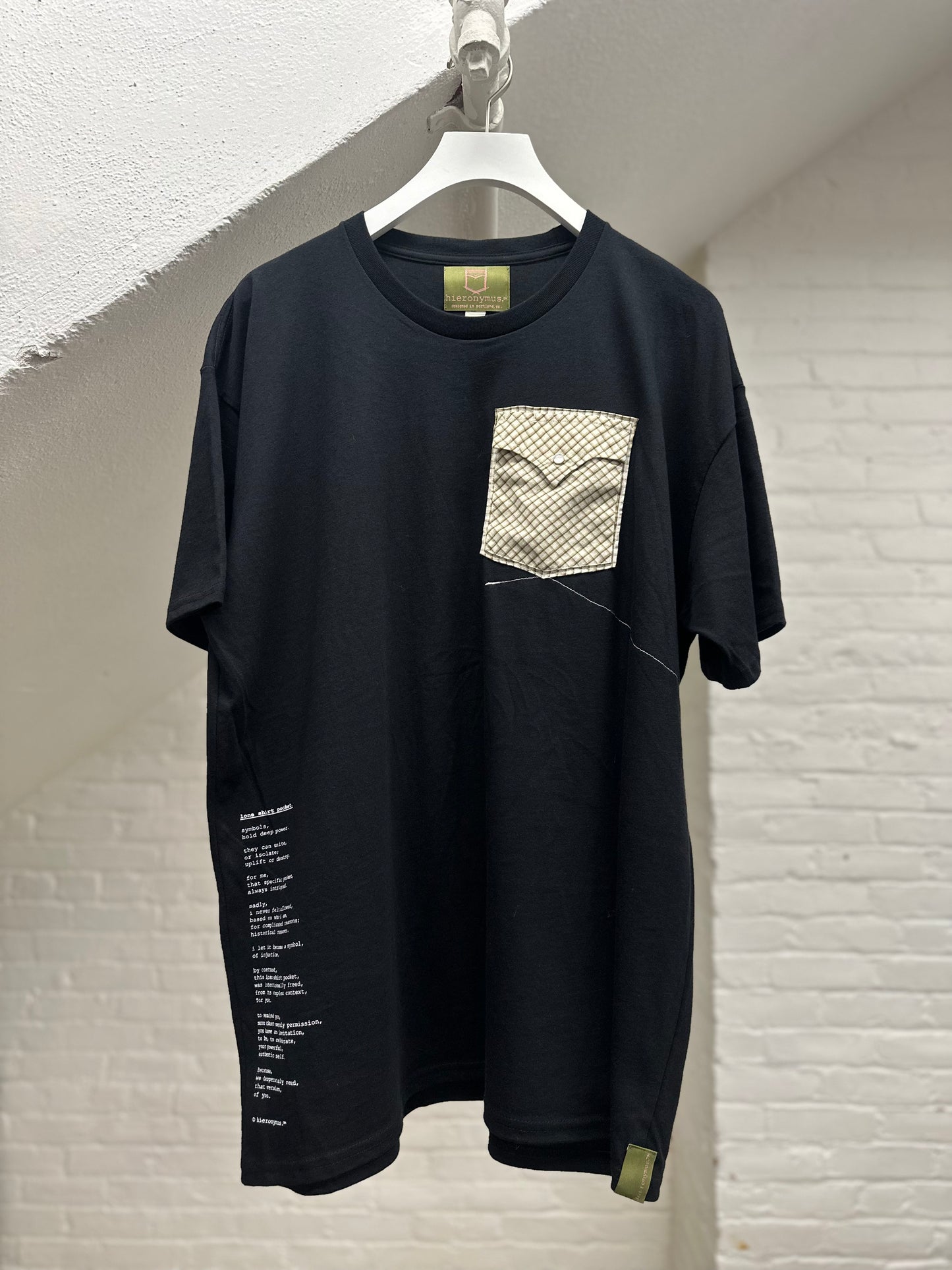 "lone shirt pocket." - ps46L - unisex. - sz XL