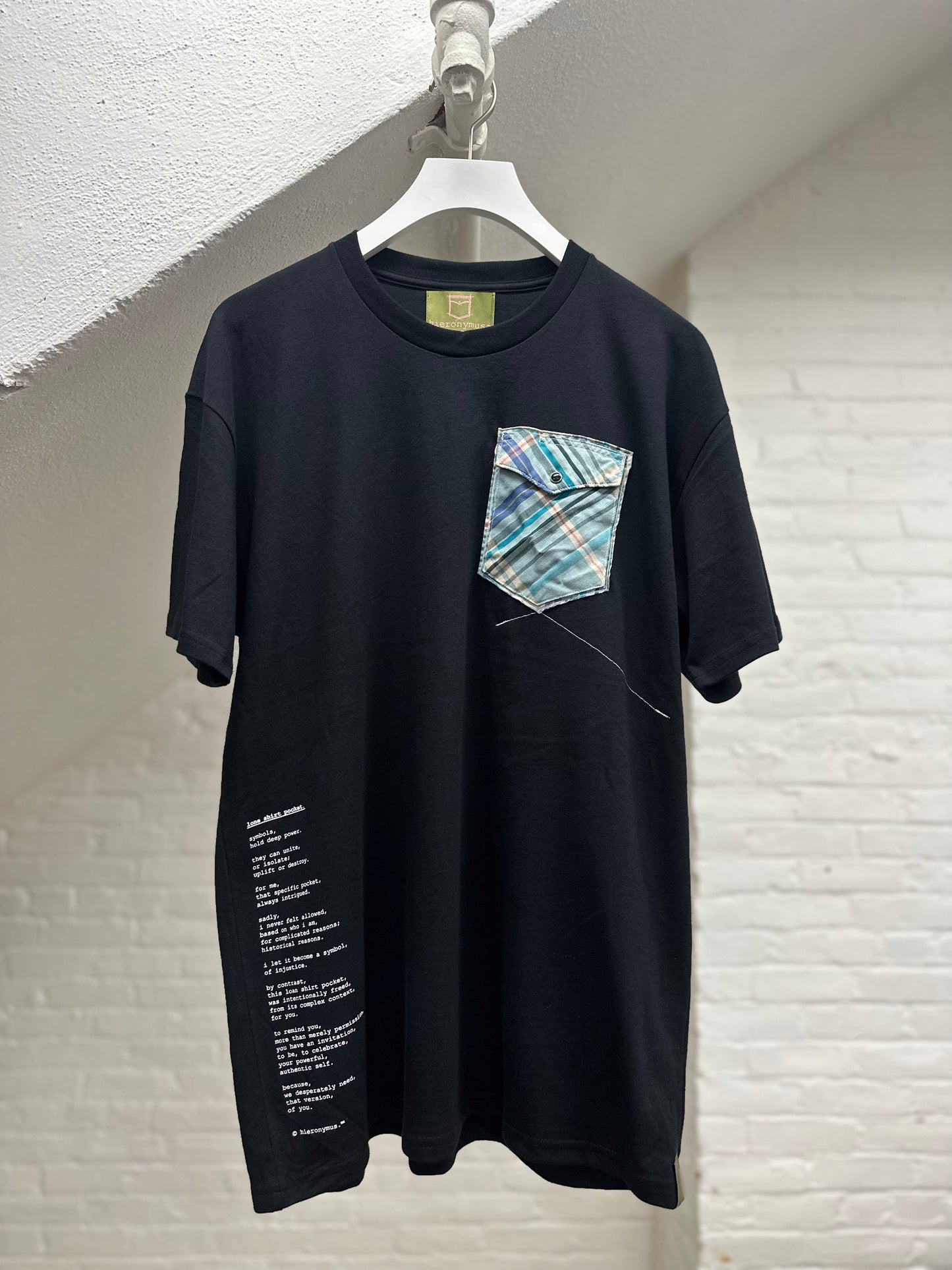 "lone shirt pocket." - ps9L - unisex. - sz L