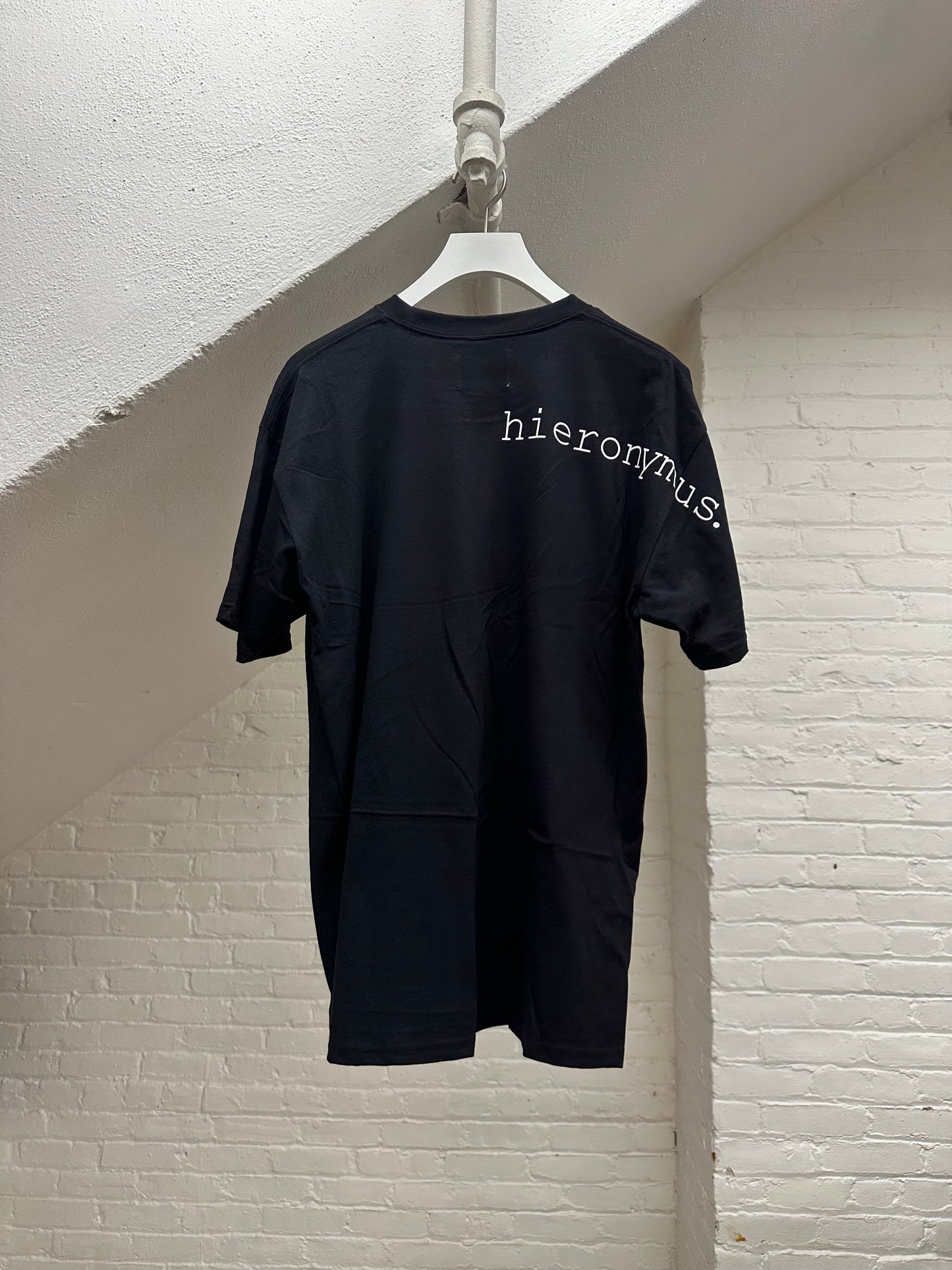 "remember." - ps5 - unisex. - sz L.