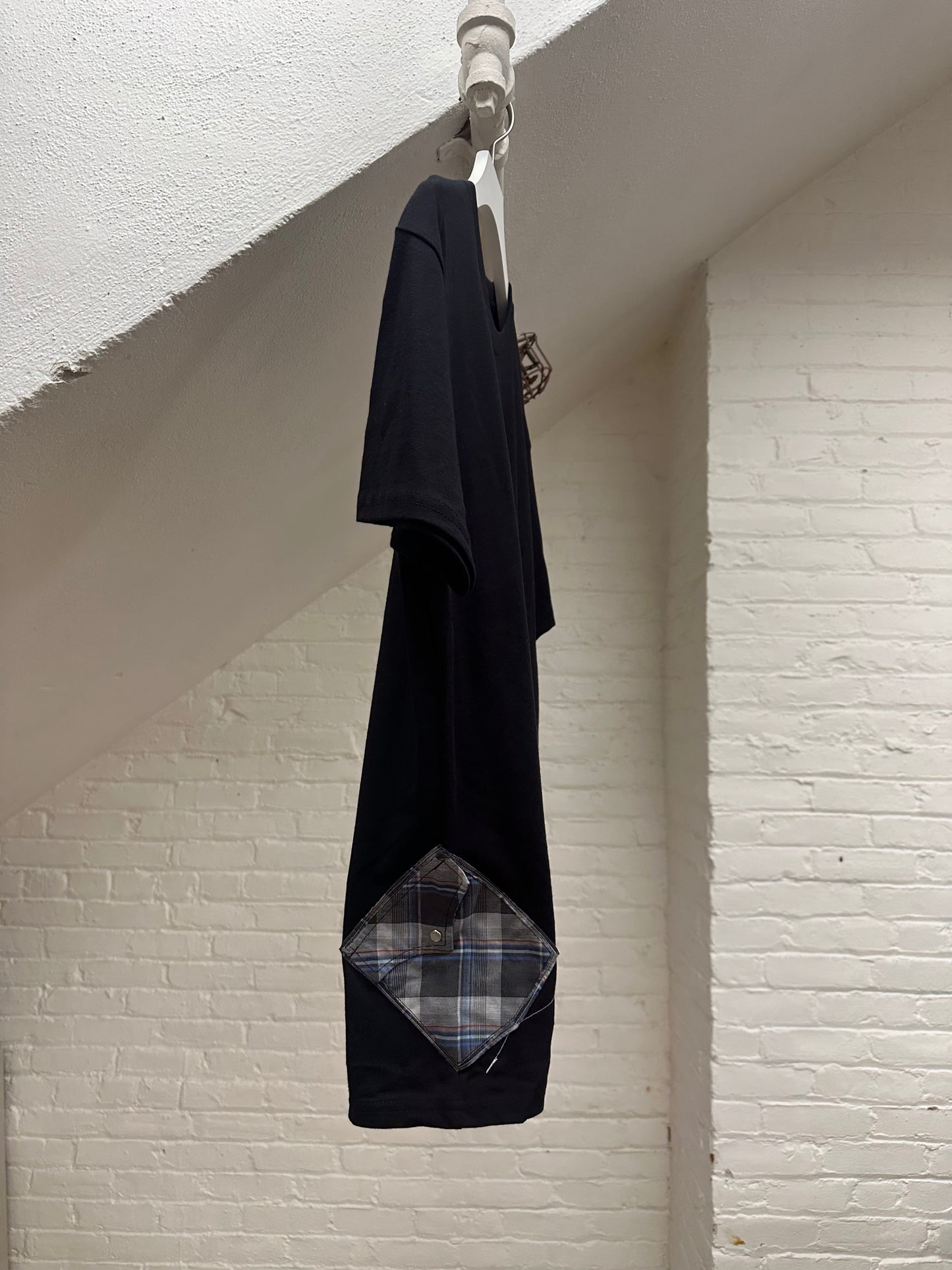 "a woman's power." - ps72R - sz unisex M. - crew neck.