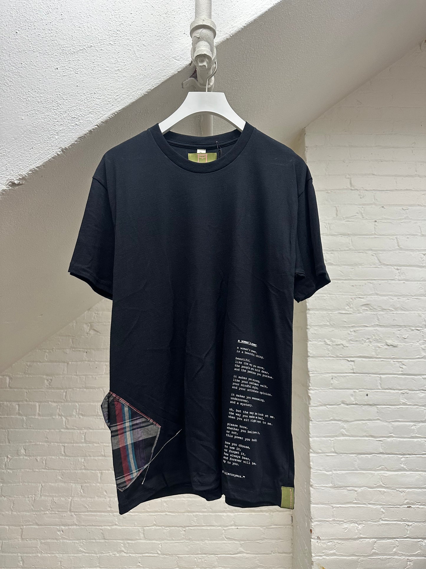 "a woman's power." - ps78R - sz unisex M. - crew neck.