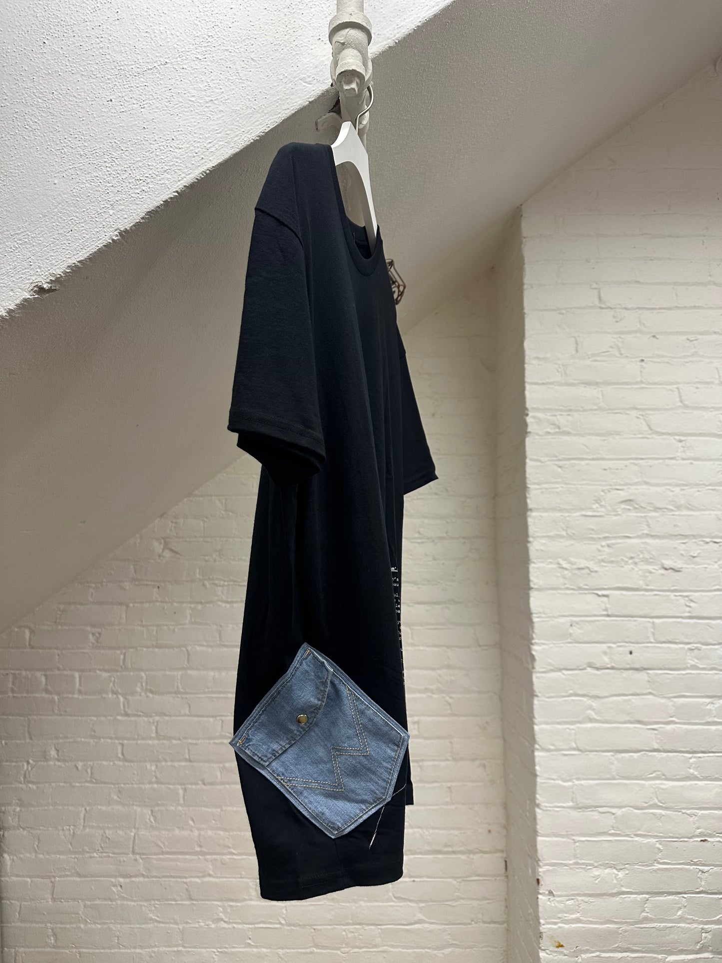 "a woman's power." - ps74R - sz unisex L. - crew neck.