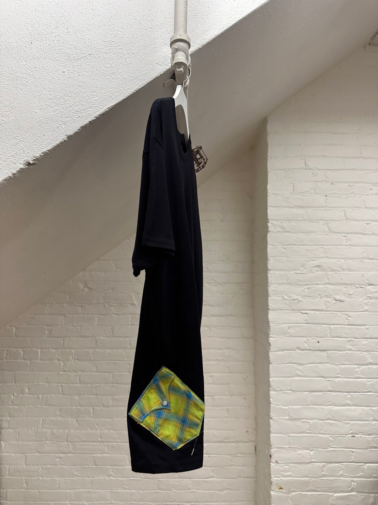 "a woman's power." - ps18R - sz unisex XL. - crew neck.