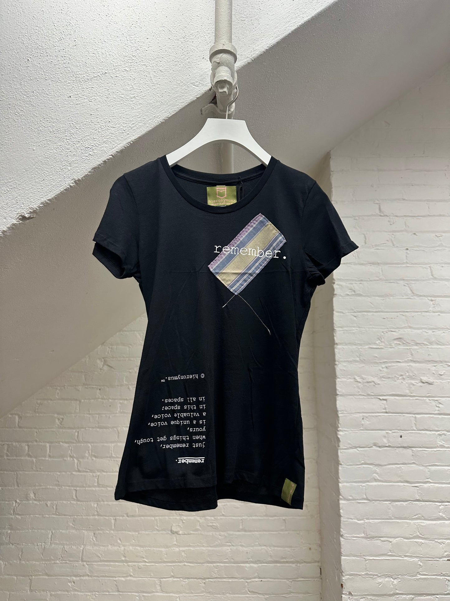 "remember." - ps15 - women's. - sz S.