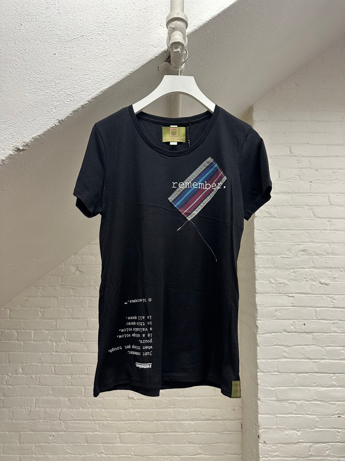 "remember." - ps70 - women's. - sz L.