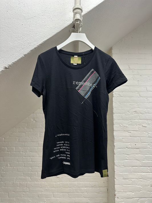 "remember." - ps2 - women's. - sz L.