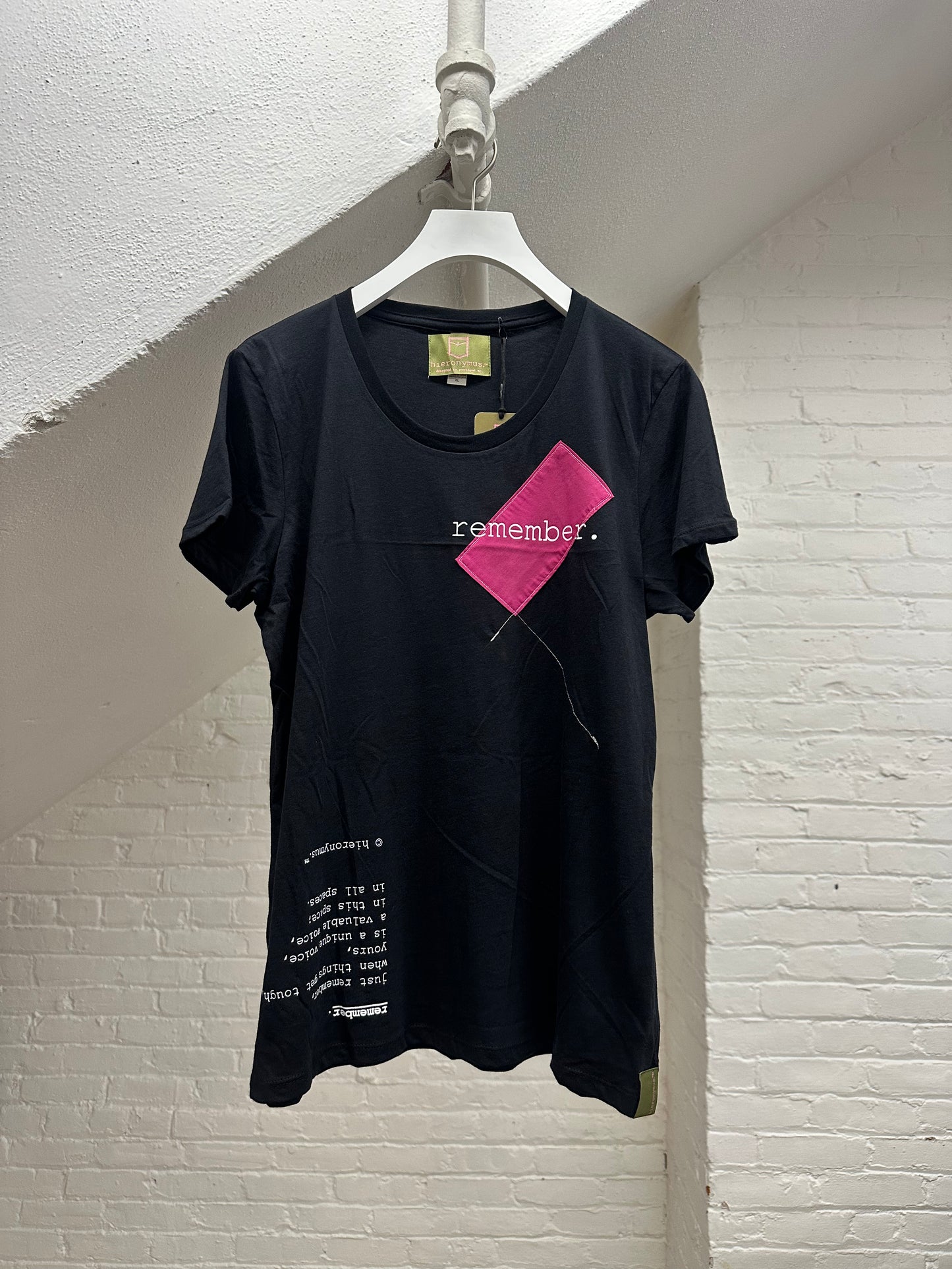 "remember." - ps59 - women's. - sz XL.