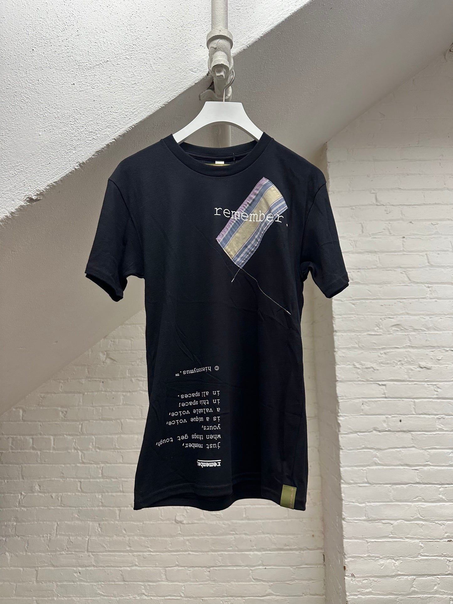 "remember." - ps15 - unisex. - sz S.
