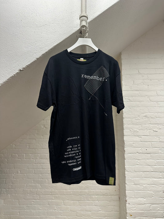 "remember." - ps5 - unisex. - sz L.