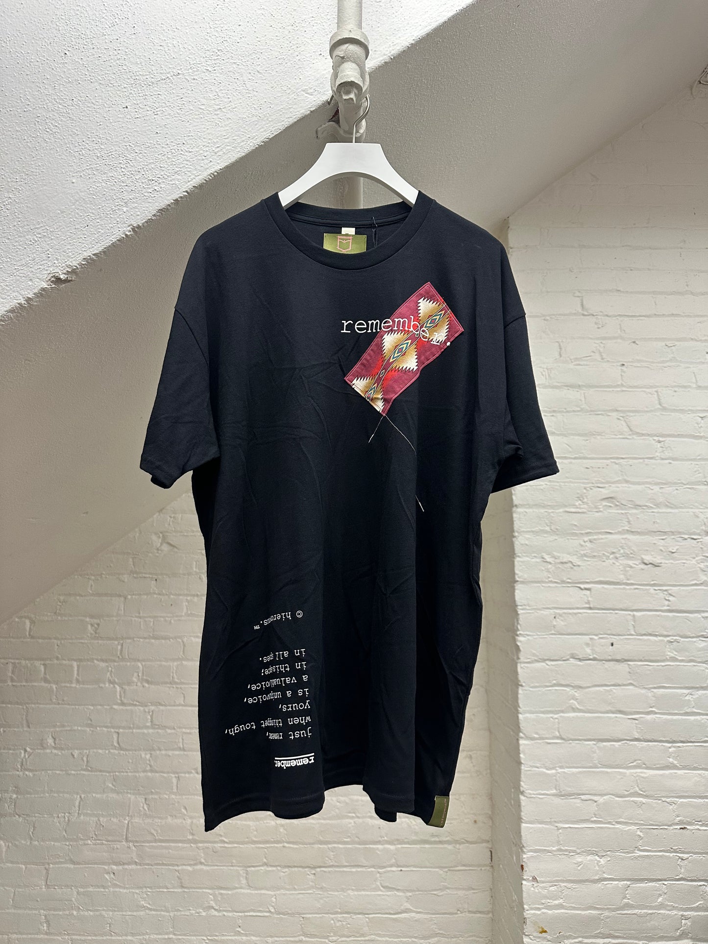 "remember." - ps1 - unisex. - sz XL.