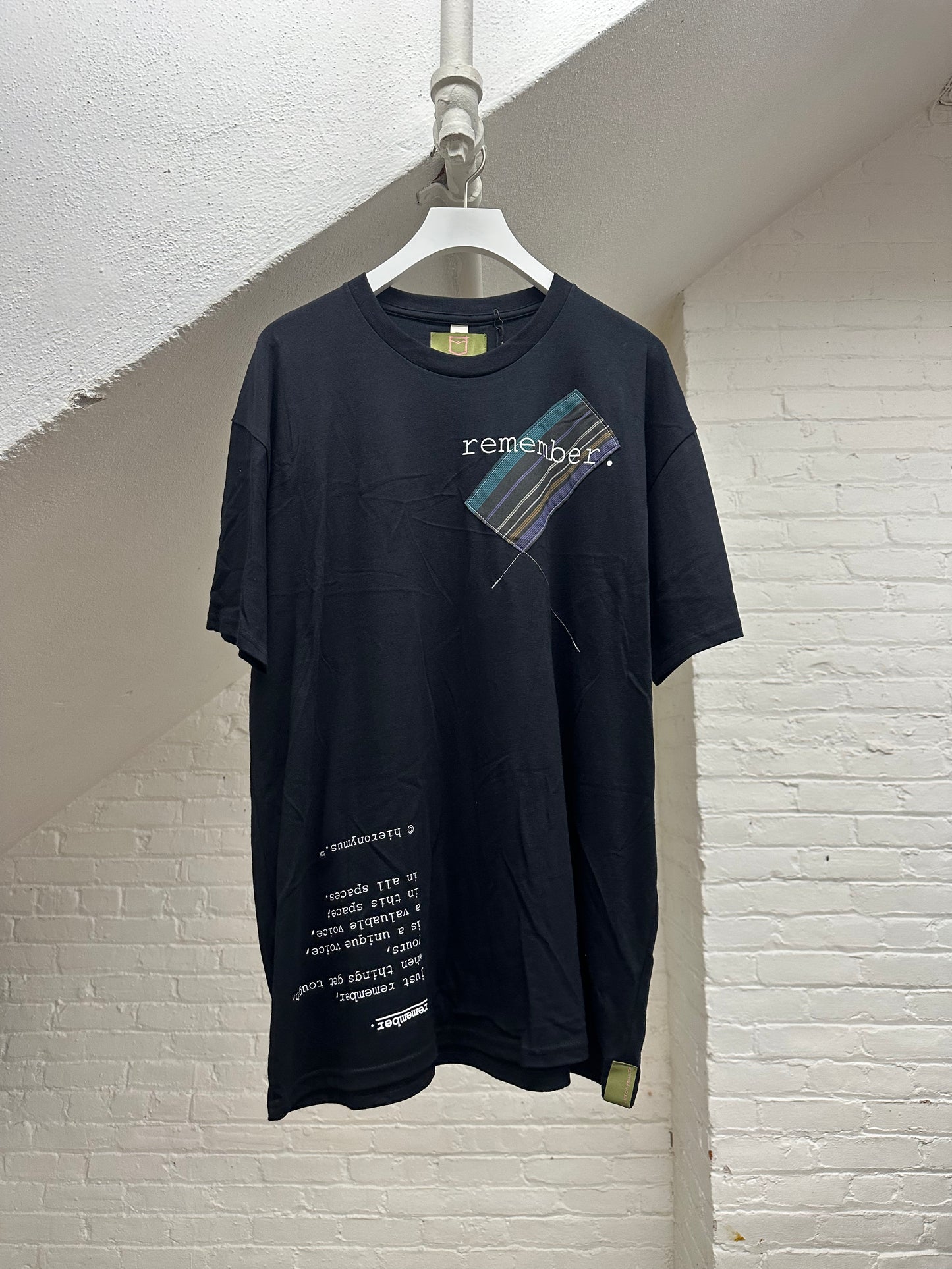 "remember." - ps65 - unisex. - sz XL.