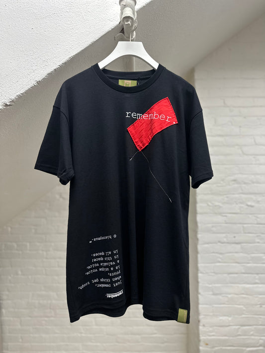 "remember." - ps51 - unisex. - sz L